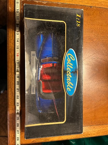 Welly General Motors 1941 Chevrolet Special Deluxe Blue - Picture 2 of 7