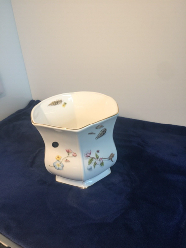 Aynsley Fine Bone China Natures Delights plant pot handmade in UK in VGC 17cm - Picture 15 of 24
