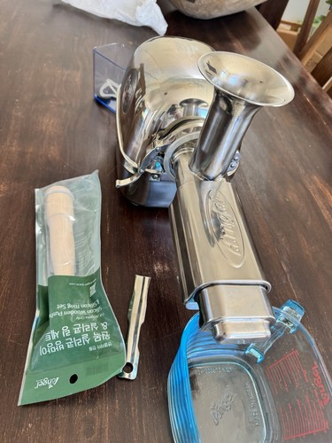Super Angel PLUS Estrattore di Succo 5500 Acciaio Inox Doppio Ingranaggio - Usato Delicatamente - Foto 3 di 24