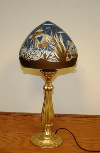 French Style Acid Etched Cameo Glass "Daum Nancy" Table Lamp / Bronz Base - Picture 6 of 7