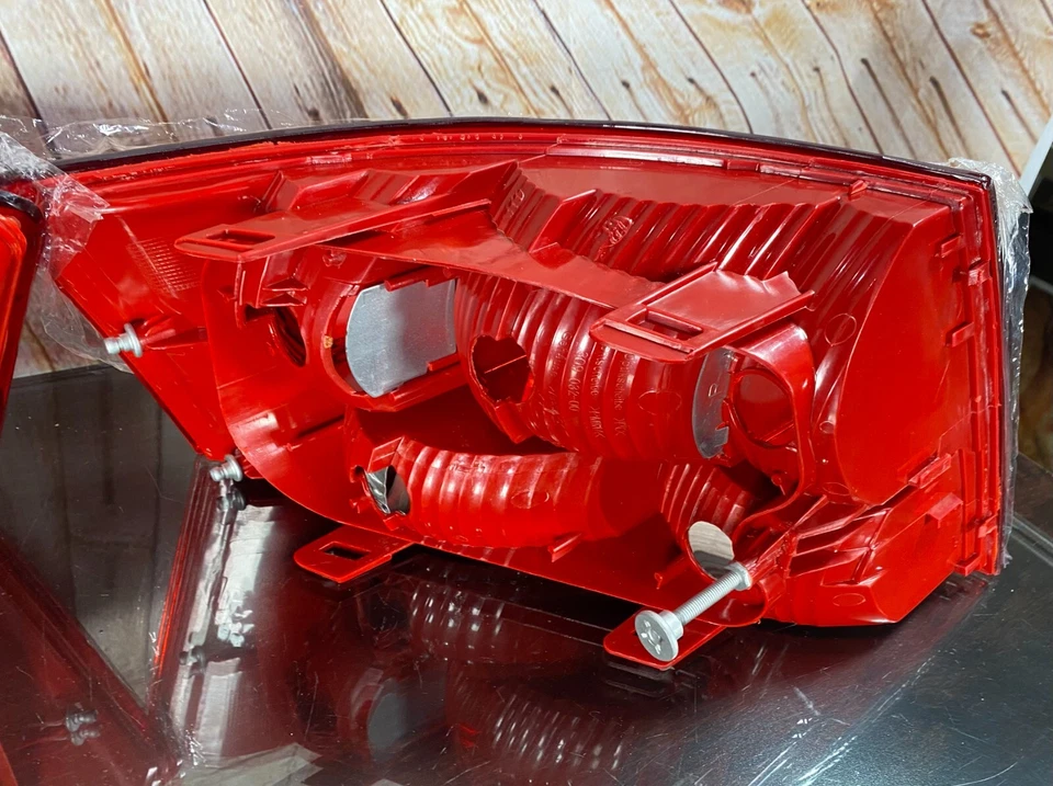 Luces traseras derecha Audi A6 Quattro 2005-2008 carcasa lente pasajero ~ NUEVO Foto 2 de 4