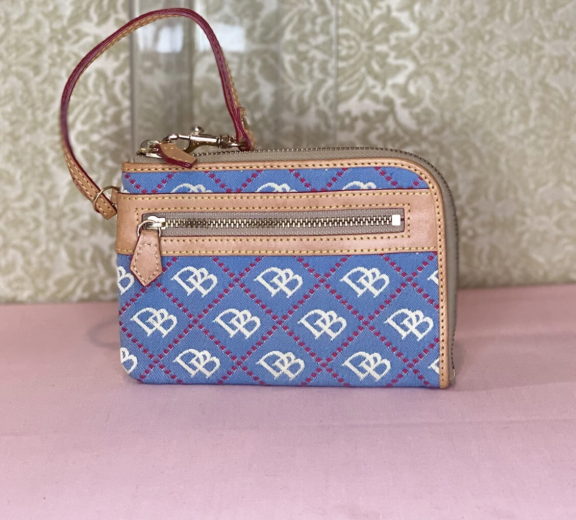 Luxury wristlet sale wallet