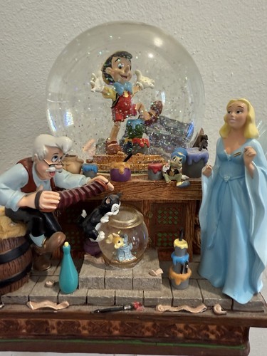 Walt Disney Pinocchio Snow Globe Music Box Works Beautiful A Dream Come True - Picture 9 of 9