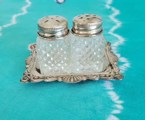 Small Glass Salt and Pepper Shakers with 3" x 2" Silver Plated Tray Hong Kong - Picture 1 of 2