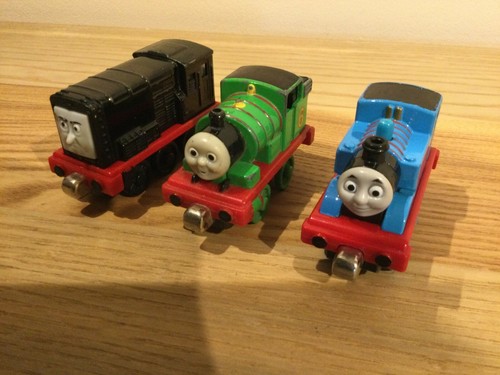 Thomas & Friends TAKE N PLAY Magnetic Trains QUALITY TRAINS BARGAIN PRICES - Picture 30 of 493