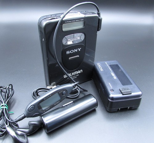 SONY WM-FX1 Radio Cassette Reproductor Control Remoto Paquete de Batería AA Cargador Completo Funcionamiento - Imagen 12 de 15