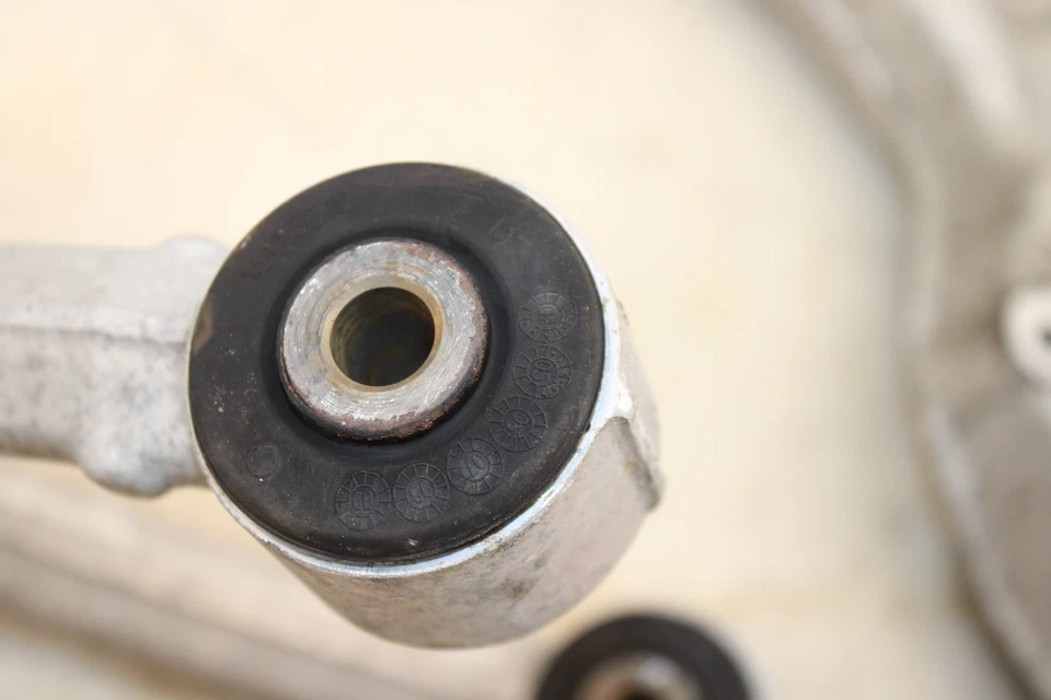 Juego de brazo de control delantero derecho Pontiac Solstice 2006-2009 OEM LM62 Foto 3 de 4