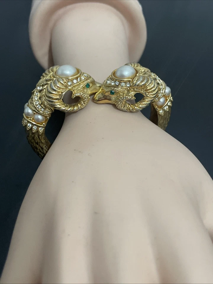 VTG Signed Craft Double Ram Heads Gold Tone Pearl Cabs Cuff Bracelet Green Eyes - Image 3 of 4