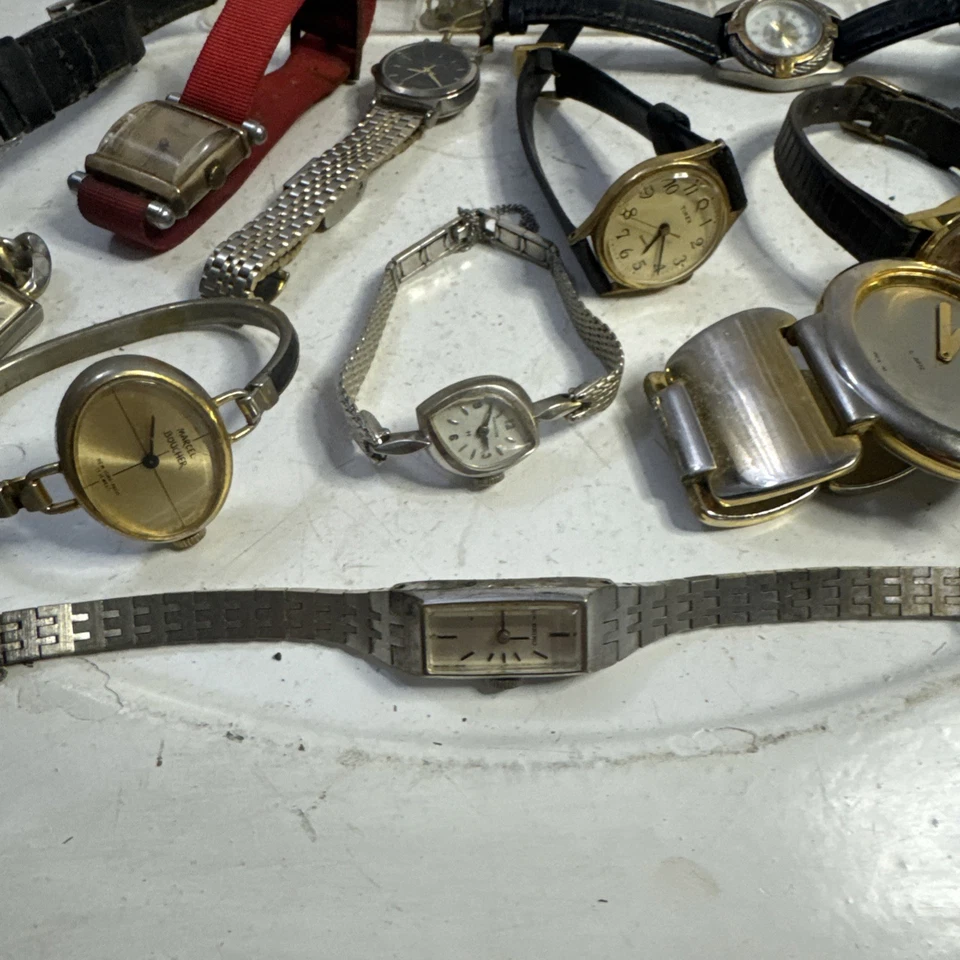 Lote De 12 Relojes De Mujer Surtidos De Colección Dorado Plata Mezcla Tono Metal Como Está Foto 3 de 4