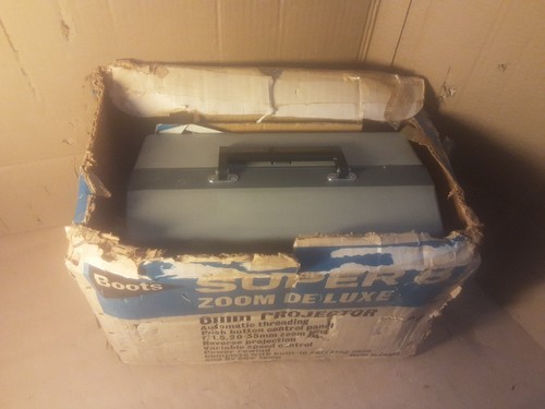 BOOTS AUTO 8 DE LUXE 8mm Cine film projector With Bits+ BOX - Picture 2 of 22