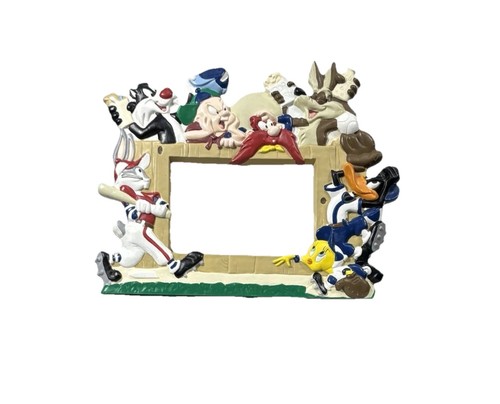 Looney Tunes 3D picture frame 9x11 Photo Area Approx. 4”x6” - Picture 5 of 5
