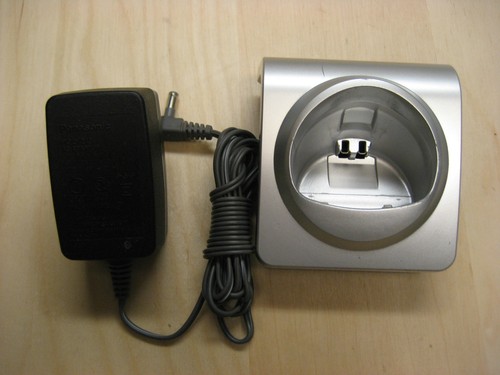 Cargador de auricular inalámbrico para teléfono Panasonic PQLV30053ZAS con adaptador de CA PQLV219 - Imagen 1 de 5