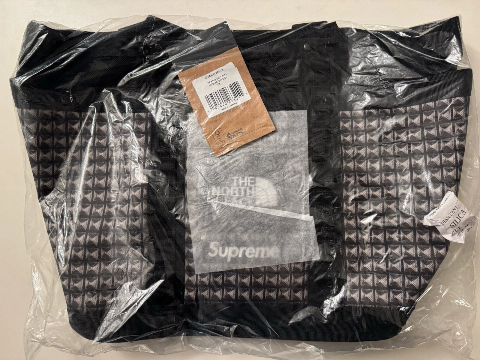 Sac fourre tout Supreme 21SS clouté Explorer Utility noir neuf avec étiquettes