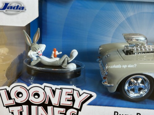 Jada Toys Looney Tunes Bugs Bunny & 1957 Chevy Corvette 1/24 Scale Die-Cast New - Picture 3 of 13