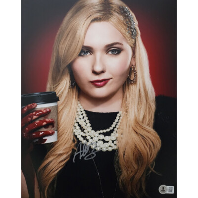 Abigail Breslin Signed Photo #1 (11x14)