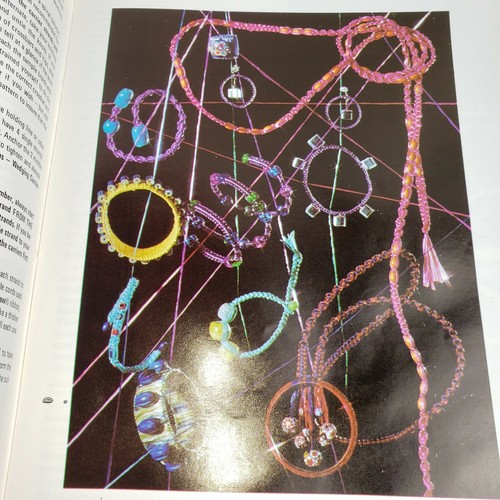 Macrame A New Look At An Ancient Art Lejeune Whitney Ackerman Swistraw LJ-220 - Picture 6 of 6