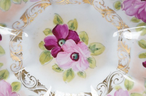Nippon Hand Painted Dark & Light Pink Roses & Gold Scrollwork Shallow Bowl - Picture 2 of 9