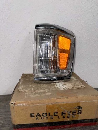 1992-1995 Toyota Pickup Park/Corner Lamp (New Aftermarket) - Picture 1 of 2