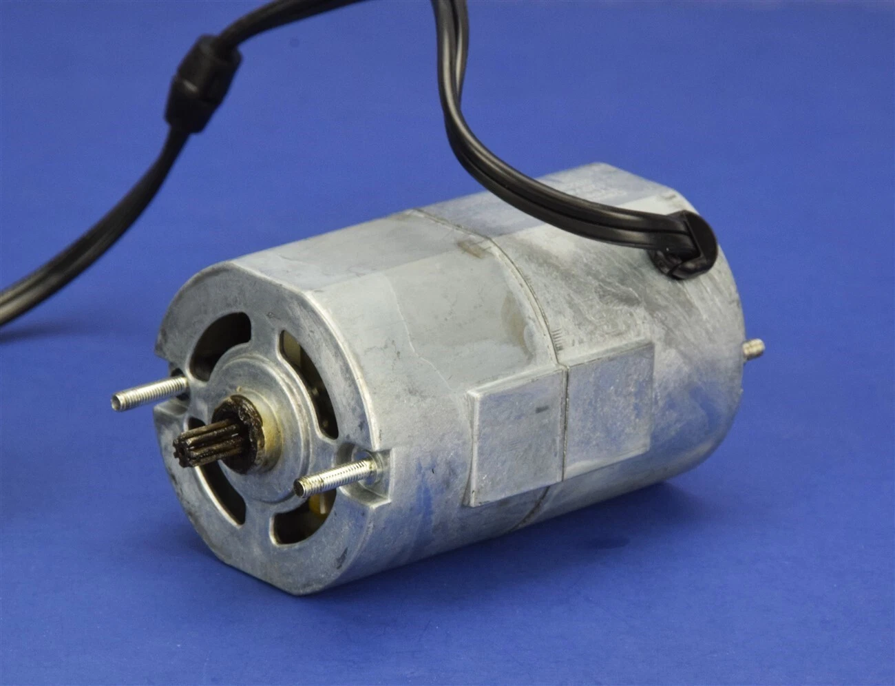 REPLACEMENT ELECTRIC BARE MOTOR for White Mountain 4qt & 6qt Ice Cream Freezer
Opens in a new window