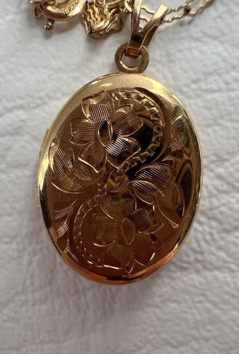 Vintage Etched Flower Locket 14k Gold Filled - Imagen 2 de 7