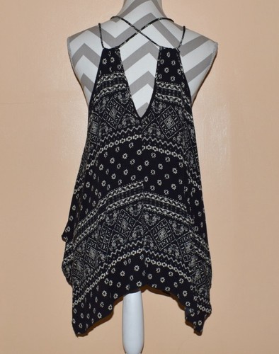 Tea N Rose Women's Crossed Back Strap Festival Black White Pattern Tunic Size M - Picture 3 of 8