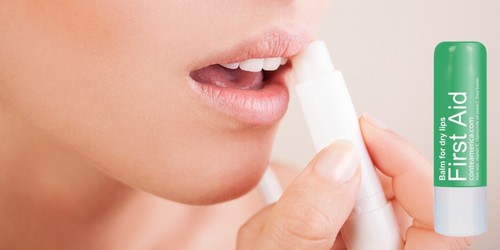 Moisturizing Protecting Natural LIP BALM with Vitamins & Oils (3 to 10 in Pack) - Picture 2 of 12