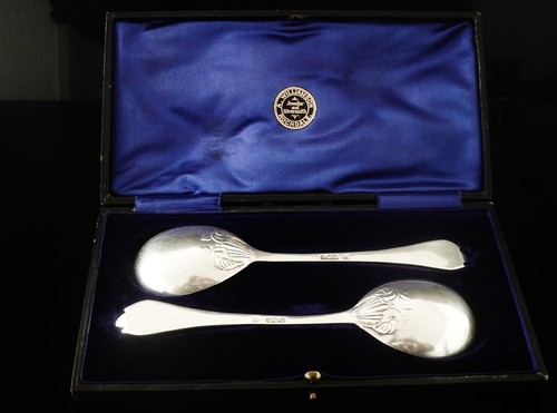Pair Cased Sterling Silver Serving Spoons Cased, Josiah Williams & Co 1913 - Picture 2 of 12