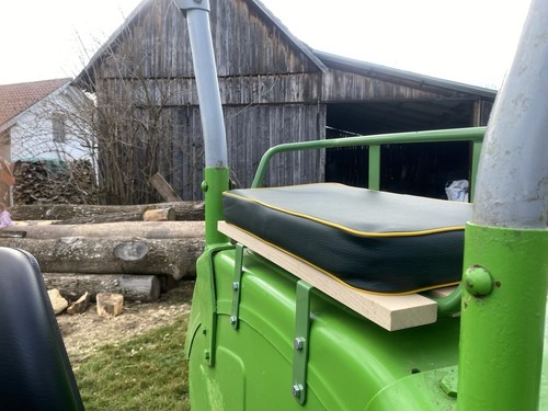 Sitzbügel Beifahrersitz Traktor DEUTZ, FENDT Beifahrer Kotflügelsitz Sitzkissen - Bild 2 von 6