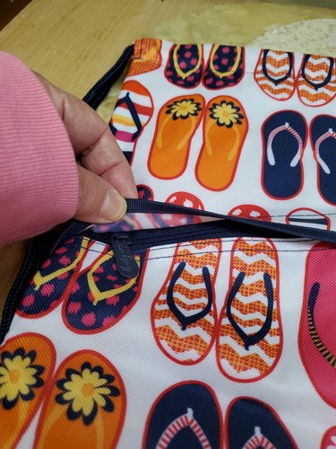 NEW Thirty-one Bag - Cool Cinch Thermal Bag/ Backpack - Fun Flops - Picture 5 of 10