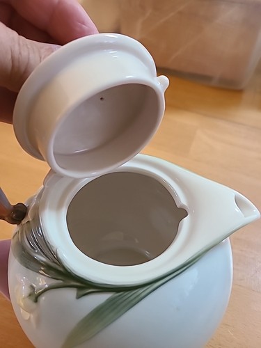Tetera, crema y azucarero Franz porcelana papillon mariposa con cubierta - Imagen 15 de 20