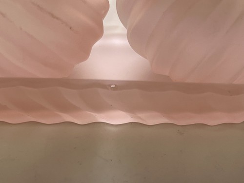 JUEGO DE TOCADOR DE VIDRIO ESMERILADO ROSA VINTAGE REMOLINO MARIPOSA CUATRO PIEZAS VER INFORMACIÓN - Imagen 5 de 6