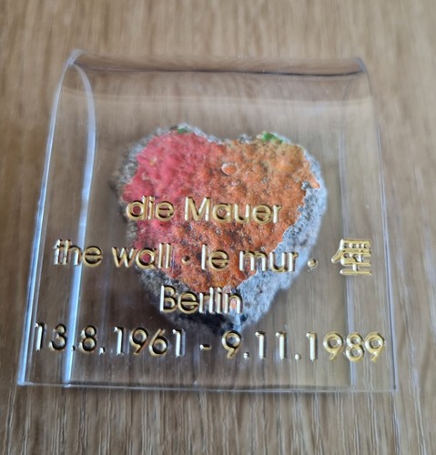 Germany Original Piece of The Berlin Wall Size S 4 cm In Acrylic Display History - Picture 4 of 7