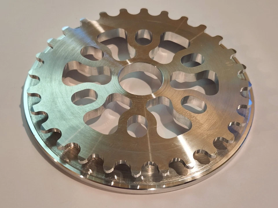 PIÑÓN BASHGAURD ALUMINIO RNC BMX 28T Foto 2 de 2