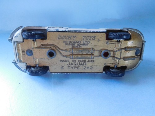 Dinky Toys 131 Jaguar E-type 2+2 Bianco (993) - Foto 10 di 10