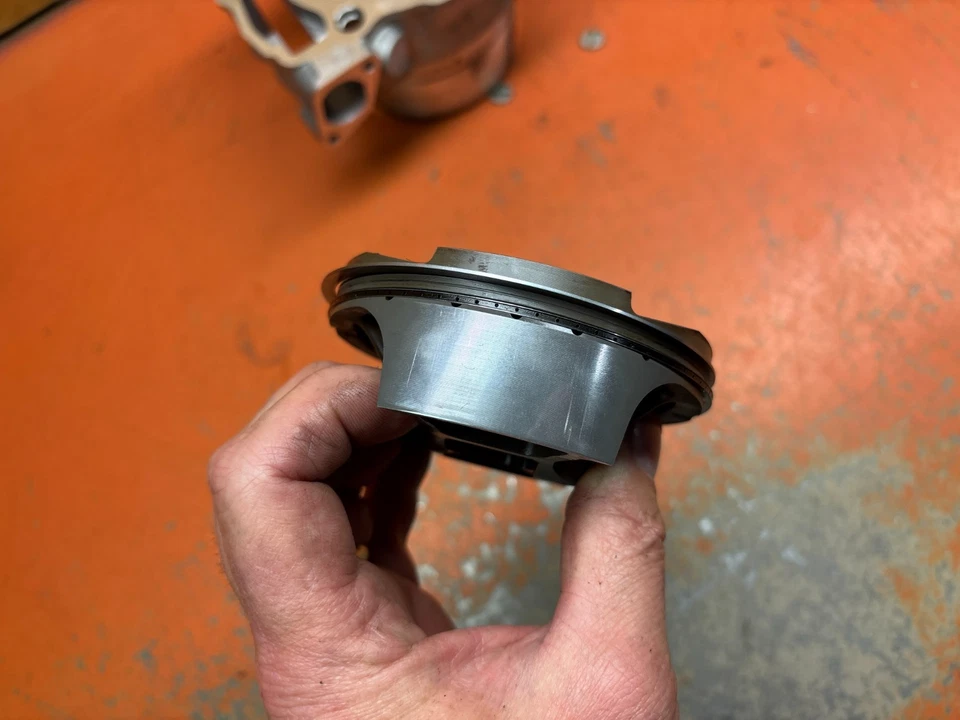 Pistón y cilindro 79430538000 KTM 450 EXC-F Husqvarna FE450 2017-2023 Foto 3 de 4