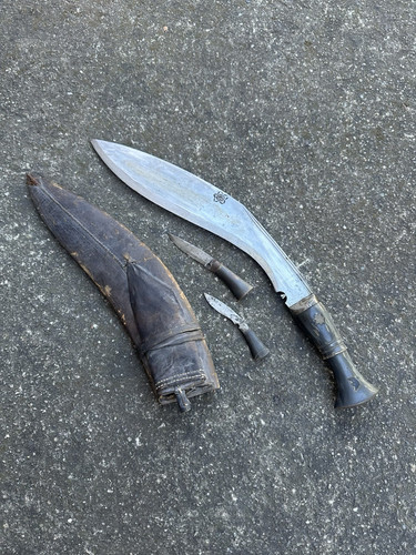 Antikes nepalesisches Bhojpure Kukri Kampfmesser mit Scheide kleine Messer Horn