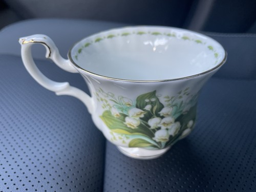 Royal Albert Orphaned Teacup Replacement flower Of The Month Lily Of The Valley - Bild 2 von 4