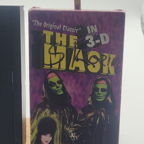 The Mask In 3-D VHS 1995 Elvira Mistress of the Dark Video VCR Tape - Foto 2 di 6