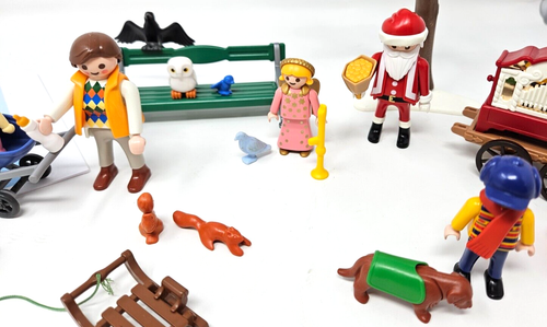 Playmobil 4152 Christmas In The Park Advent Calendar With Working Organ Music - Picture 3 of 8