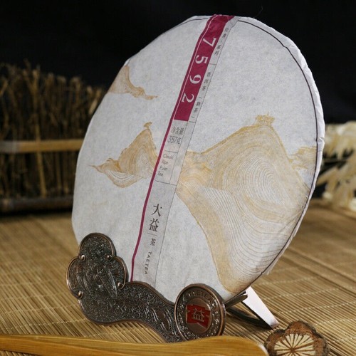 Dayi 100 % authentisch 2014 TAETEA Pu'er 7592 Shu Puerh Kuchen reifer Puer Tee 357 g - Bild 1 von 7