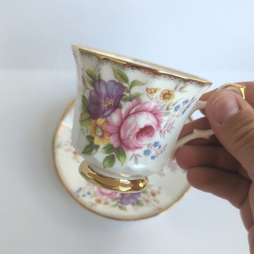 Vintage FLORAL QUEEN'S Elizabethan TEA CUP and SAUCER Staffordshire ENGLAND - Picture 3 of 4