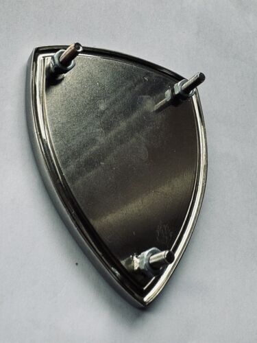 Lamborghini Countach - Classic Style Hood/Nose Shield Badge (1964-1988) - Picture 5 of 5