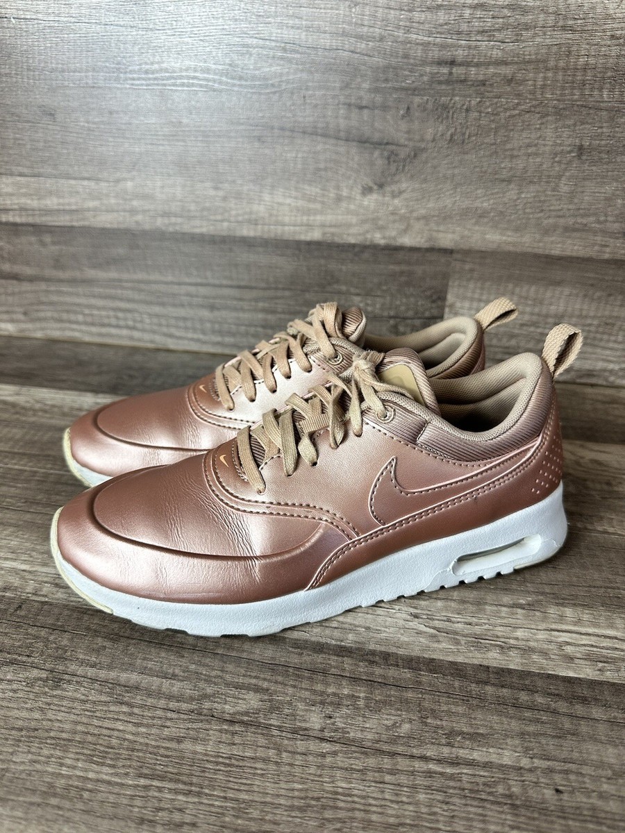 Nike air max thea metalica gold hot sale