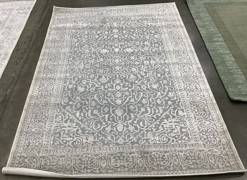 LT GREY / CREAM 5'-1" x 7'-6" Back Stain Rug, Reduced Price 1172680947 RFT670C-5 - Picture 1 of 4