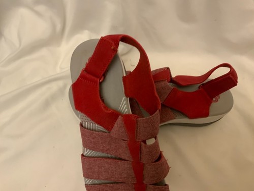 NEW Clarks Arla Shaylie Strappy Sport Sandal red 7M - Picture 3 of 8