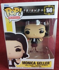Funko Pop! Vinilo: Friends - Monica Geller #1649 con protector contra pop 