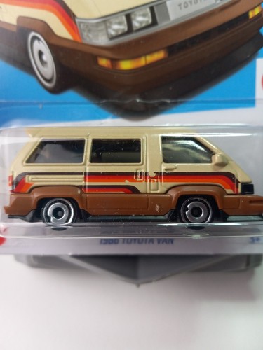 Hot Wheels 1986 Toyota Van 95/250 HW J-Imports 6/10 - Picture 6 of 10