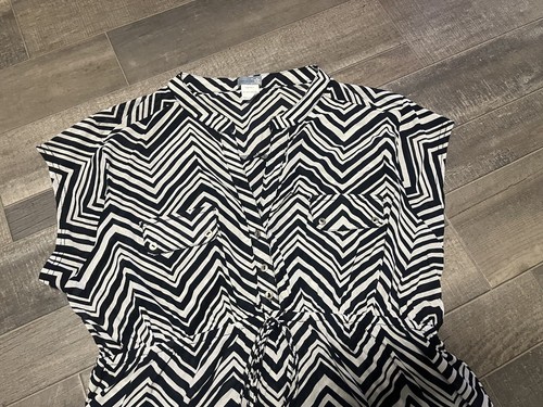 Green Lily Black & White Zig Zag Print V-Neck Maternity Blouse Size XL Tie Front - Picture 3 of 8
