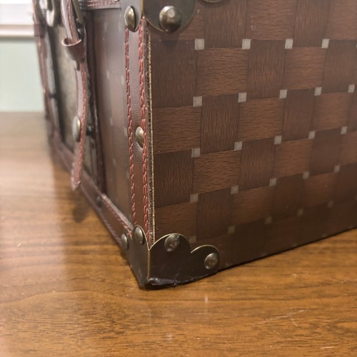 Vintage Style Decorative Trunk Storage Chest Faux Leather 11.5" x 8.5" MCM - Picture 4 of 12