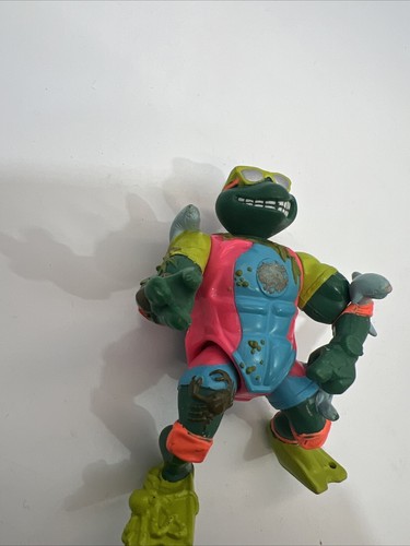 Mike, the Sewer Surfer. Teenage Mutant Ninja Turtles 1990 Action Figure Vntg C12 - Picture 2 of 11
